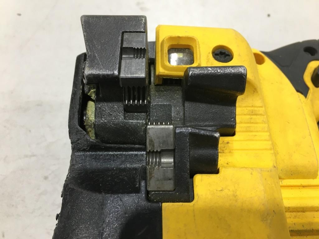 DeWalt DCS350 20V Threaded Rod Cutter