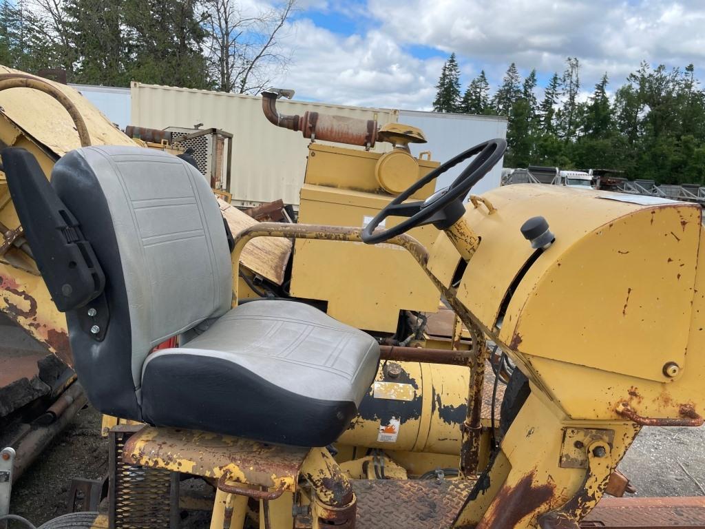 1998 Caterpillar 1055B Asphalt Paver