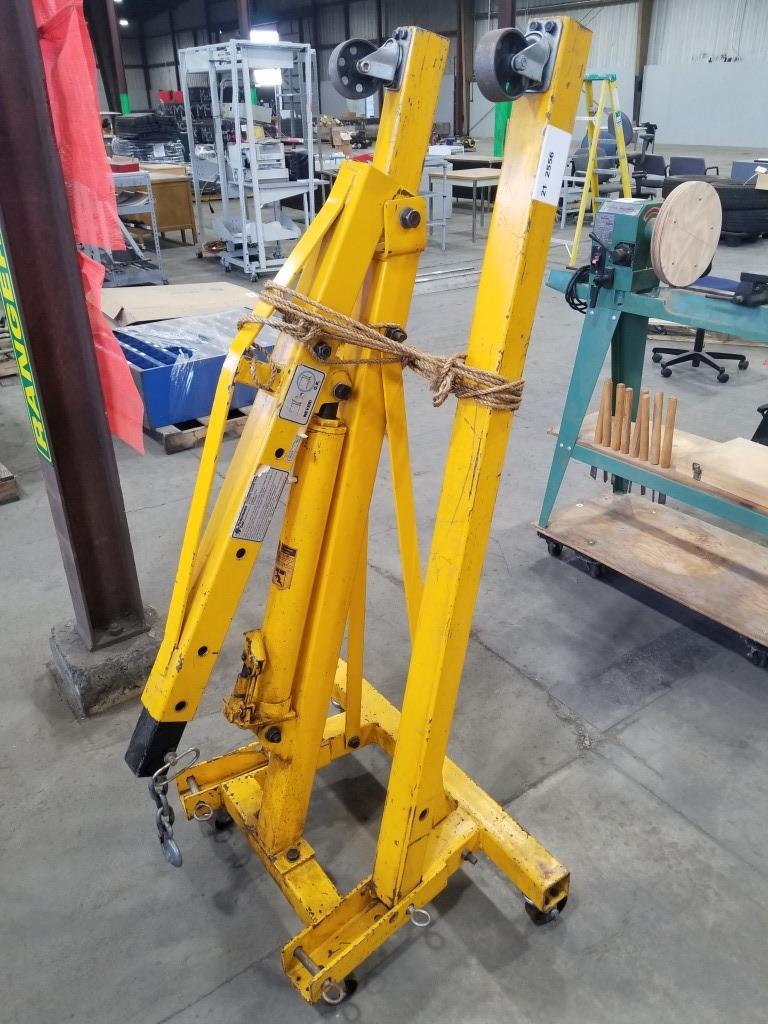 Performance Tool 2 Ton Engine Crane