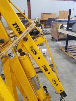 Performance Tool 2 Ton Engine Crane