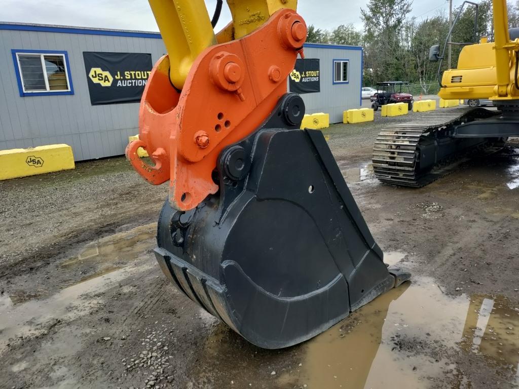 2005 Komatsu PC400-LC7 Hydraulic Excavator