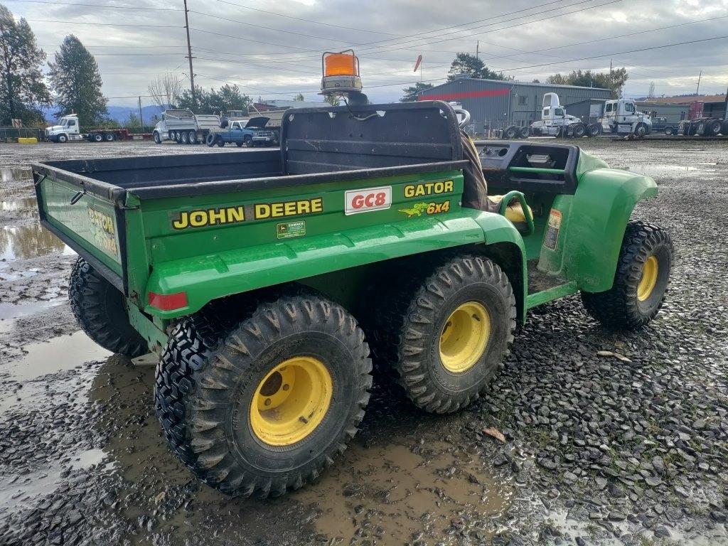 John Deere Gator 6x4 Utility Cart