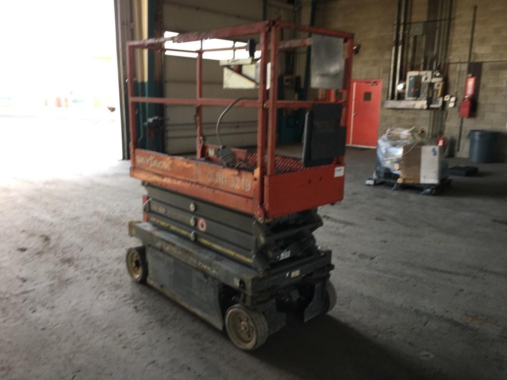 Skyjack SJIII-3219 Scissor Lift