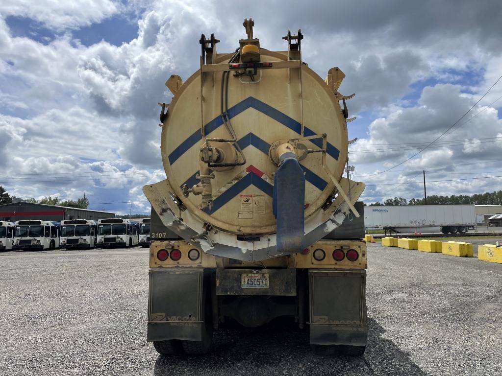 2007 Freightliner M2 Business Class Vacuum Truck