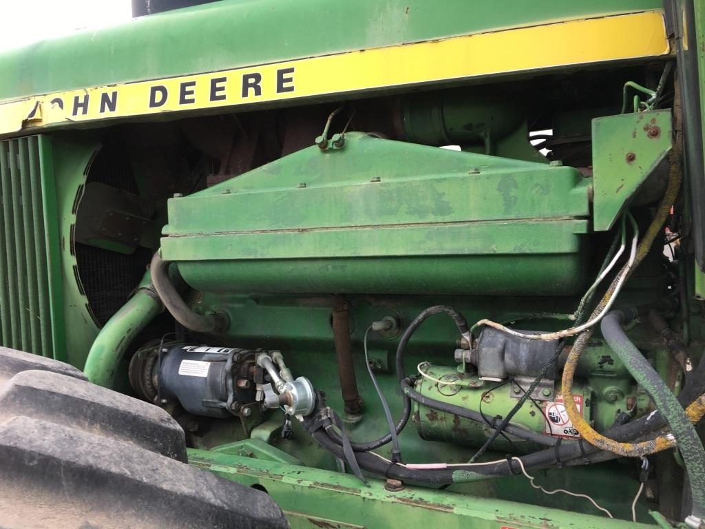 John Deere 7520 4x4 Ag Tractor