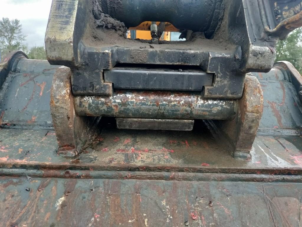 2016 Hyundai HX145LCR Hydraulic Excavator