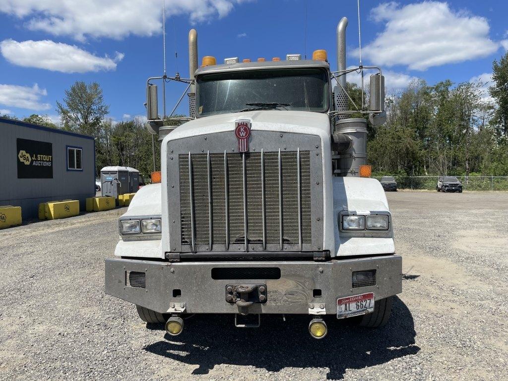 2014 Kenworth T800 Tri-Axle Truck Tractor