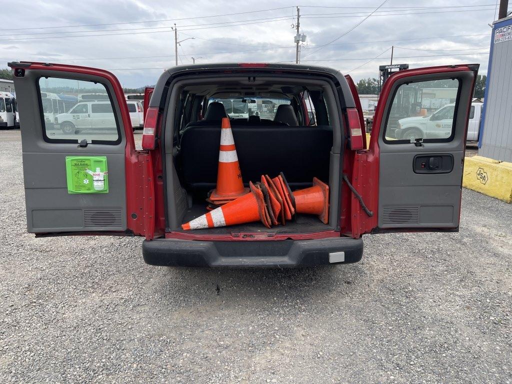 2004 Chevrolet Express 2500 Passenger Van