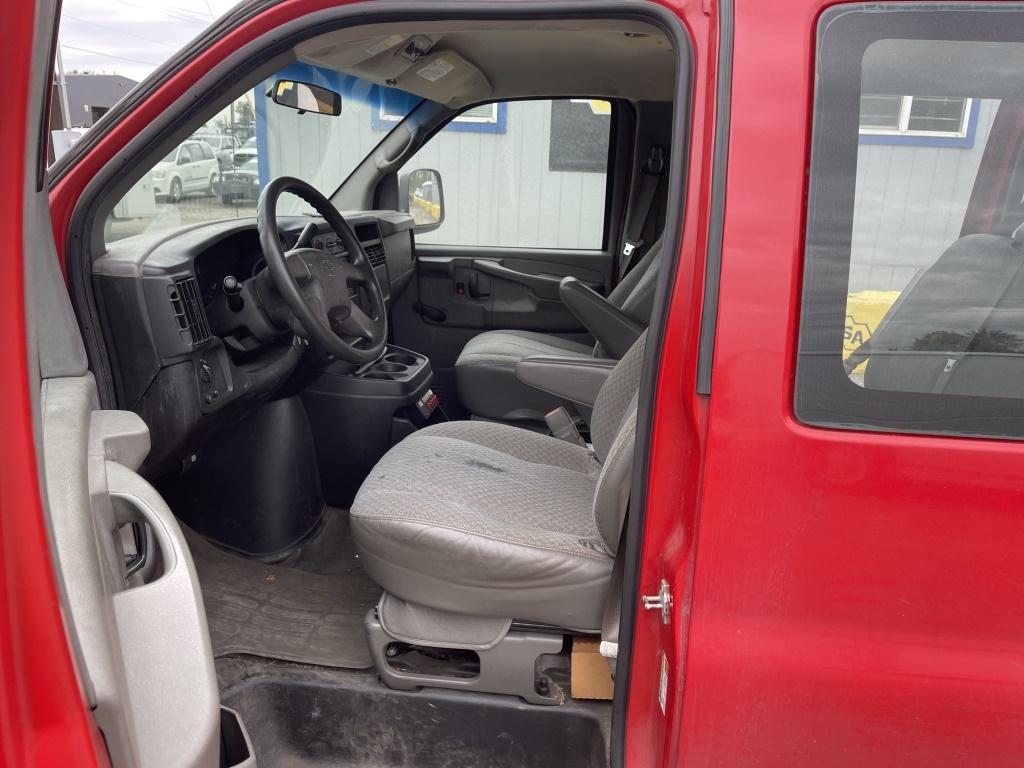 2004 Chevrolet Express 2500 Passenger Van