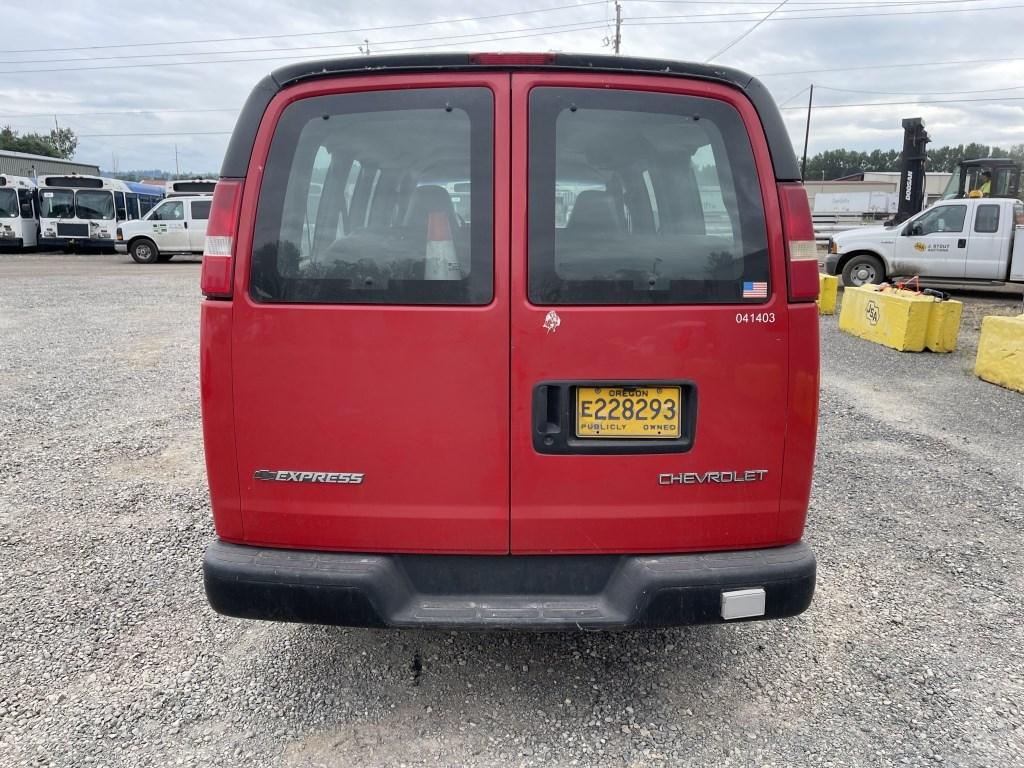 2004 Chevrolet Express 2500 Passenger Van