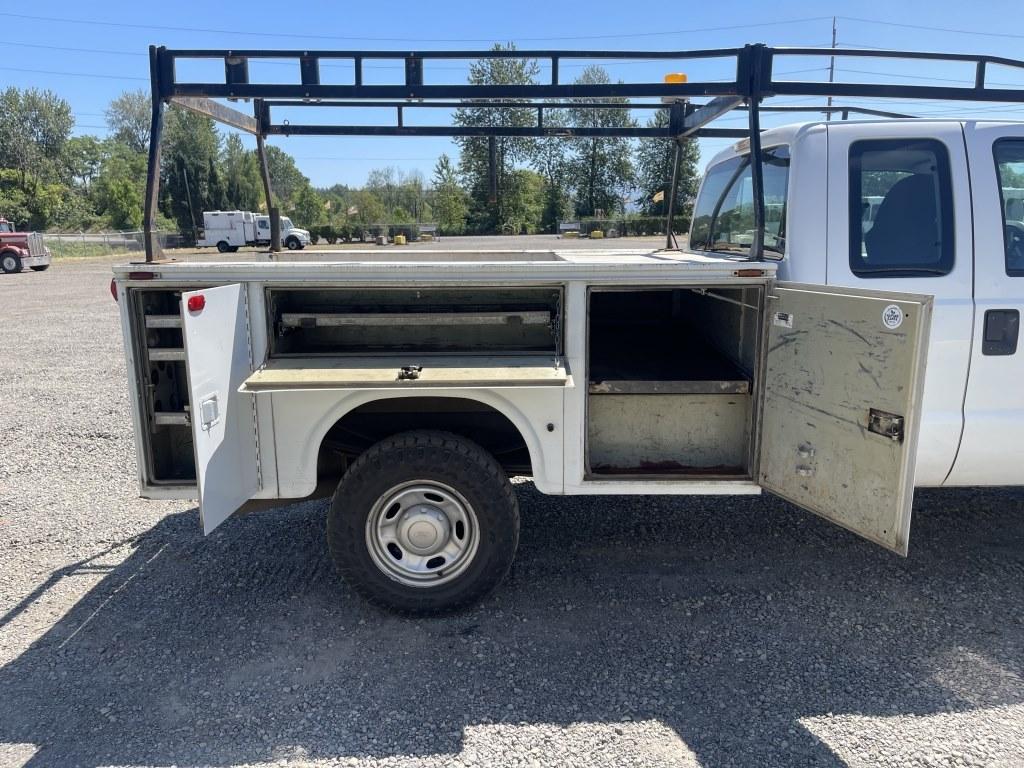 2014 Ford F350 4x4 Extra Cab Utility Truck