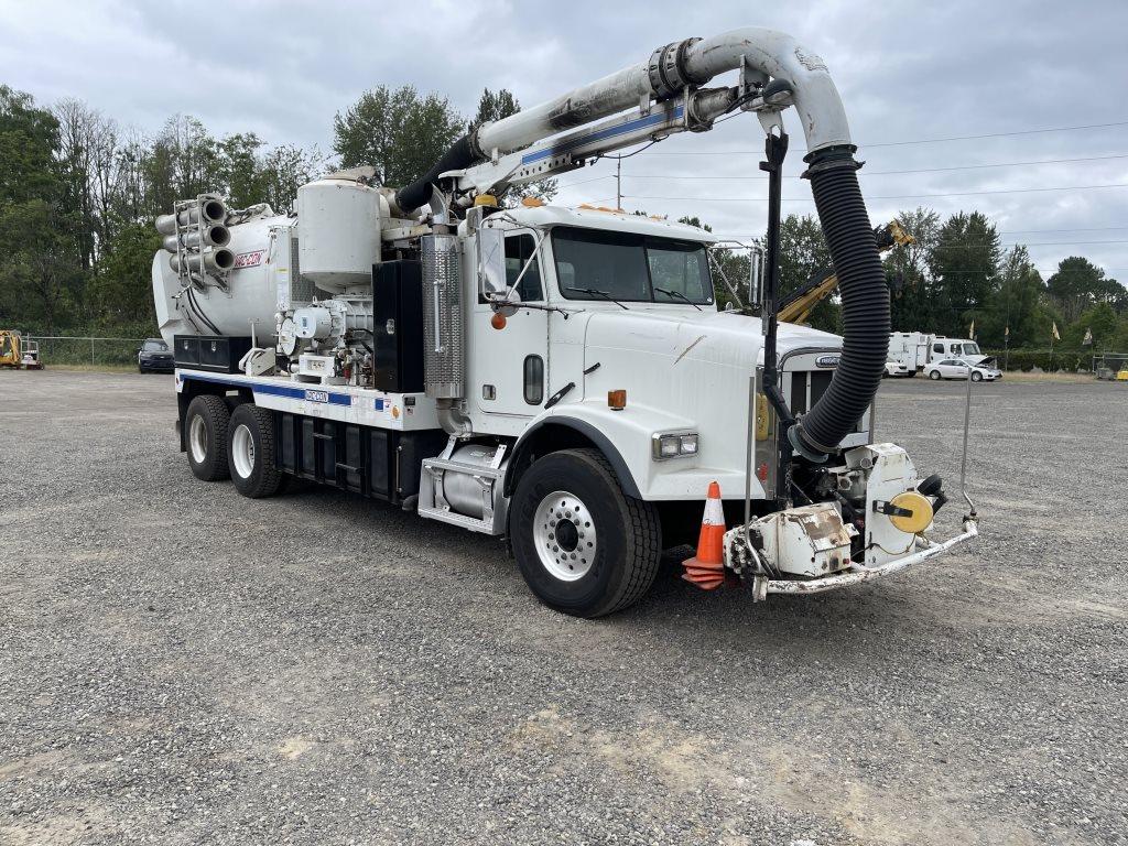 2004 Freightliner T/A Vacuum Truck