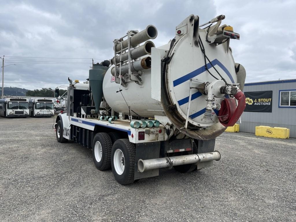 2004 Freightliner T/A Vacuum Truck