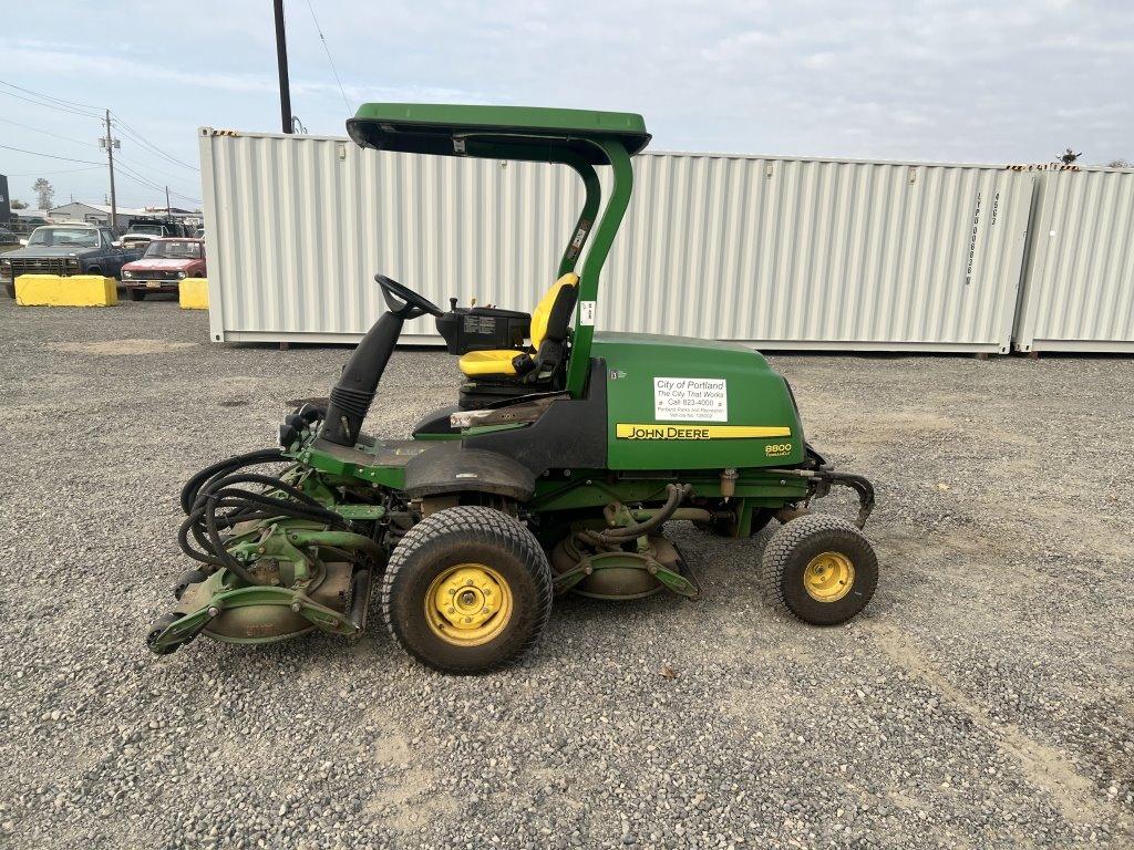 2012 John Deere 8800 TC Ride On Mower