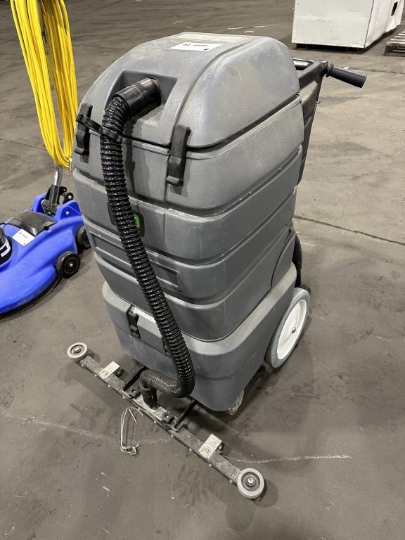 Tennant V-WD-16B Wet/Dry Vacuum