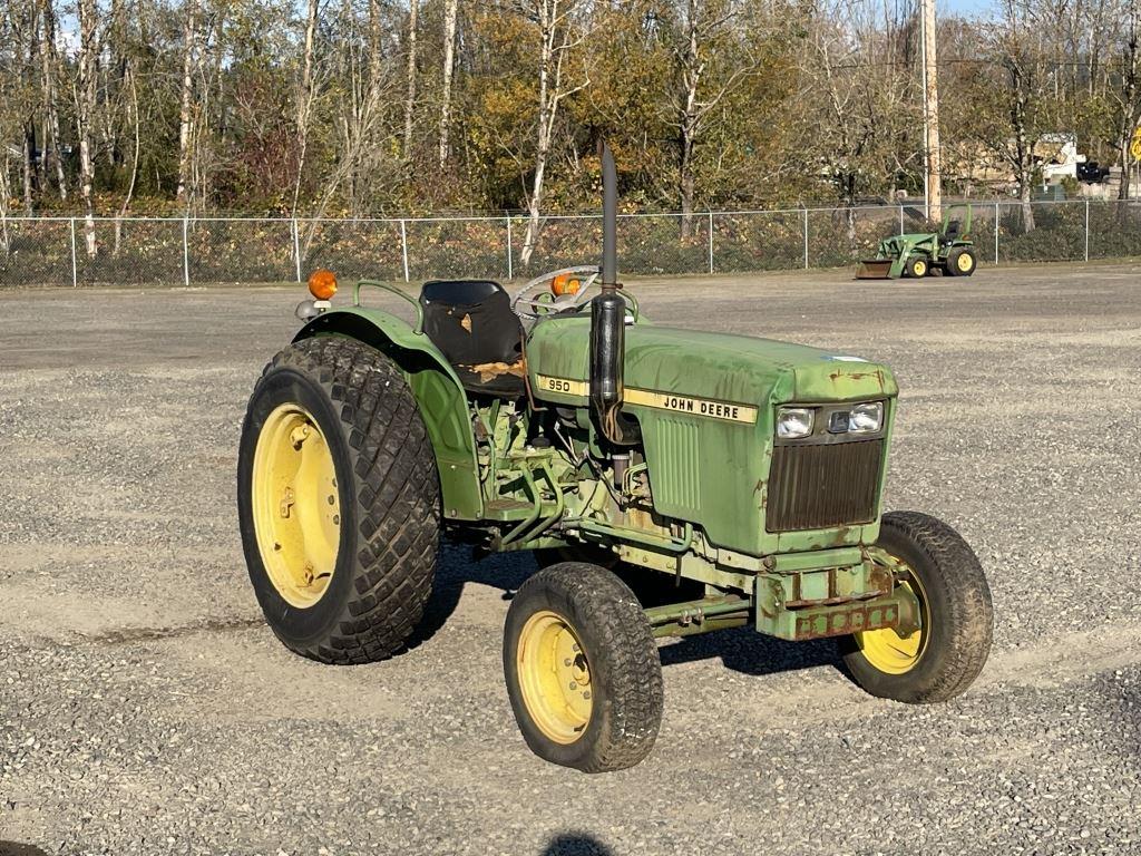 John Deere 950 Utility Tractor