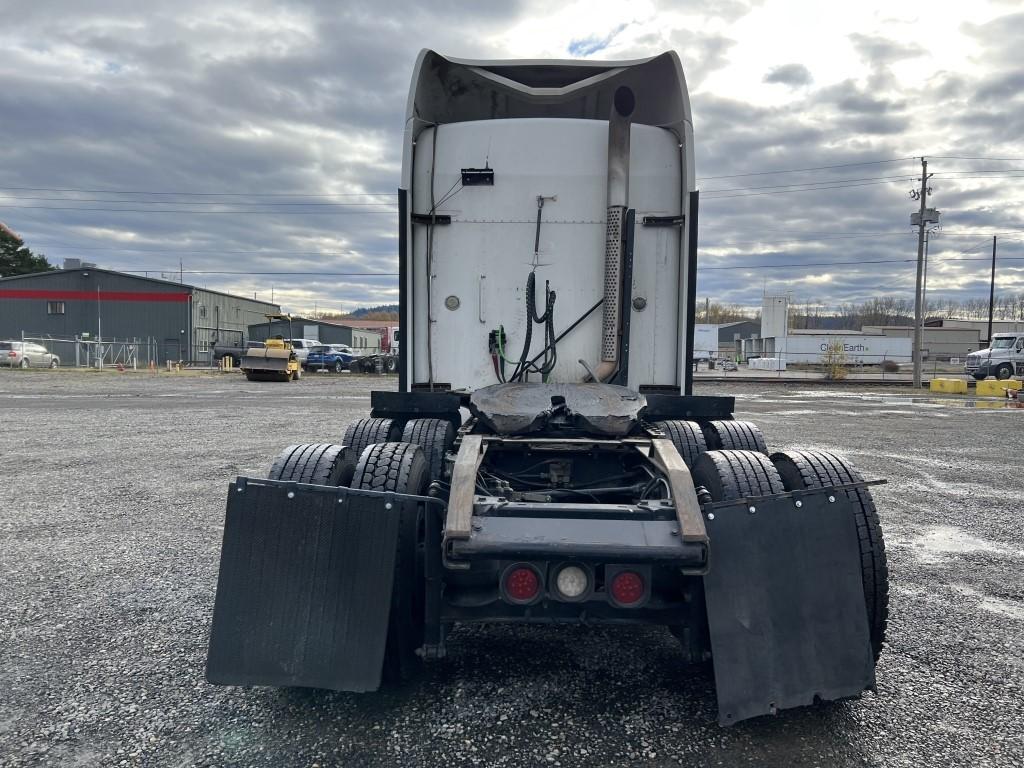 2009 Kenworth T600 T/A Sleeper Truck Tractor