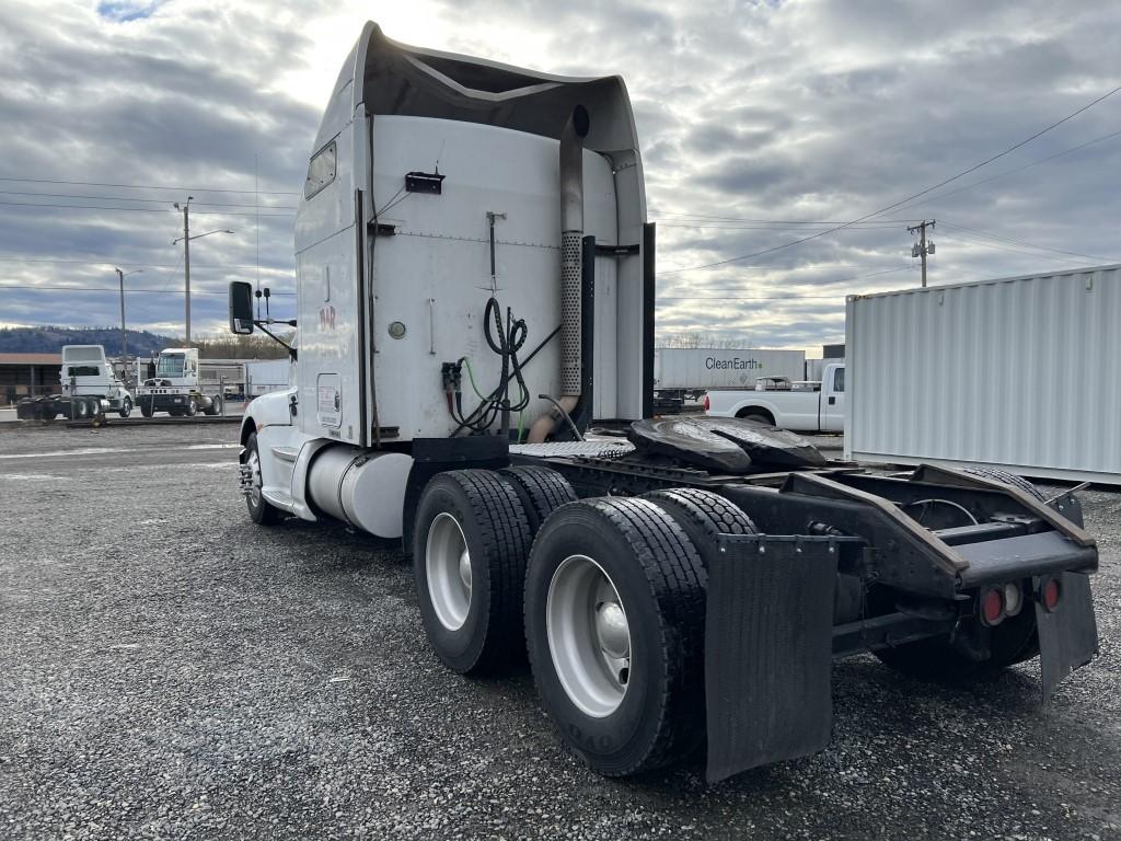 2009 Kenworth T600 T/A Sleeper Truck Tractor