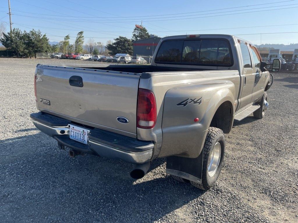 2002 Ford F350 SD 4x4 Crew Cab Pickup