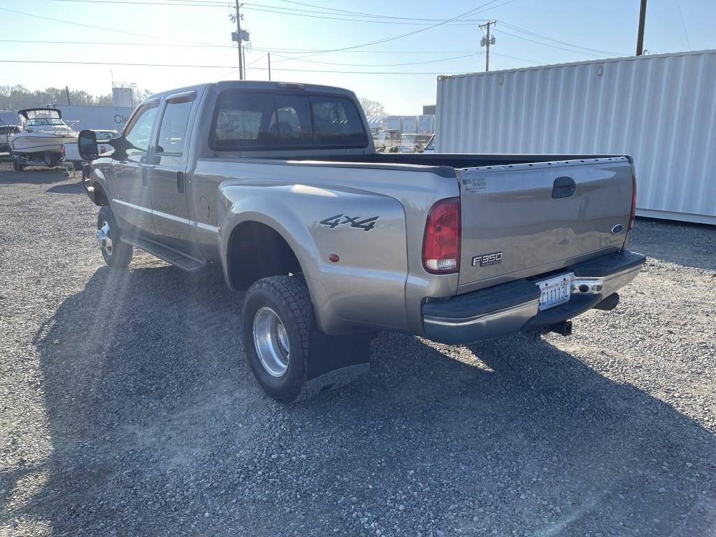 2002 Ford F350 SD 4x4 Crew Cab Pickup