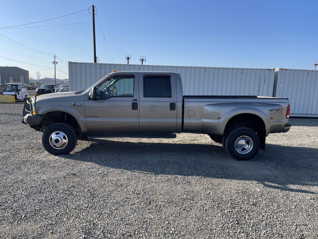 2002 Ford F350 SD 4x4 Crew Cab Pickup