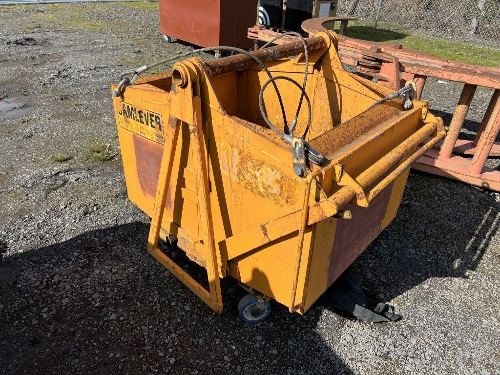 Camlever 2yd. Trash/Material Handler