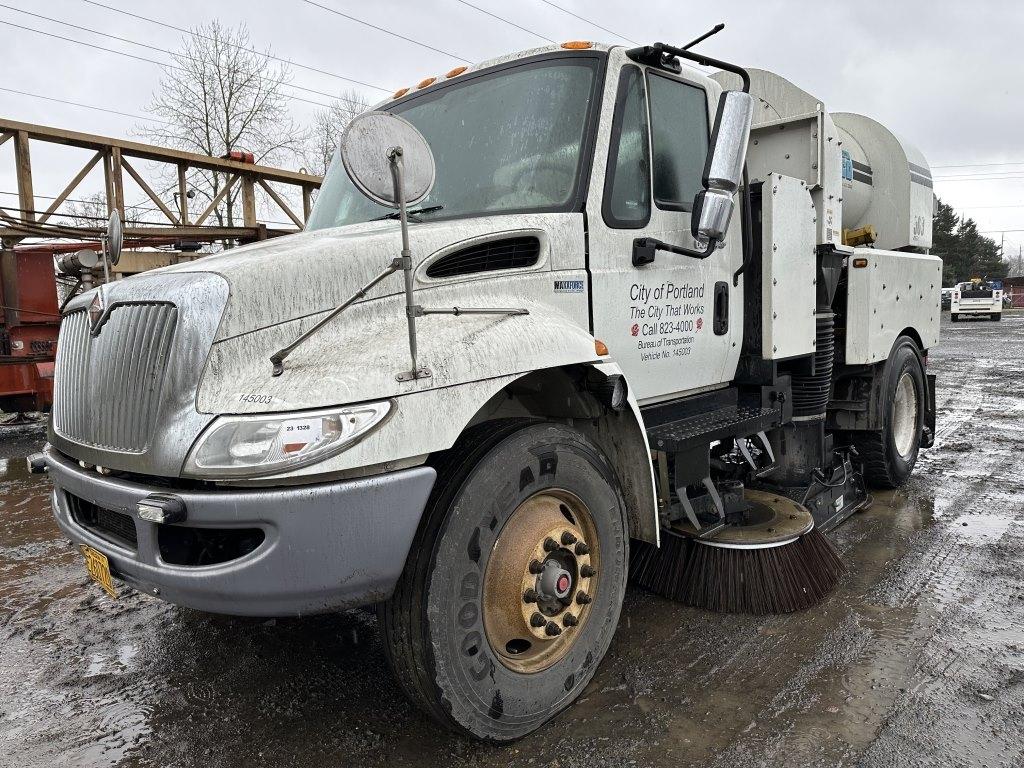 2014 Tymco 500X Sweeper Truck