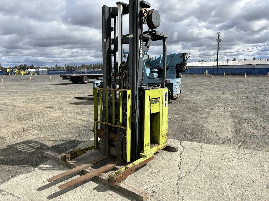 Clark NP300-30 Stand Up Forklift