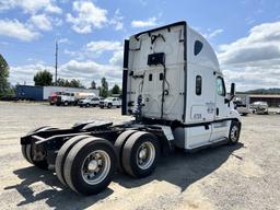 2012 Freightliner Cascadia T/A Sleeper Truck Tract