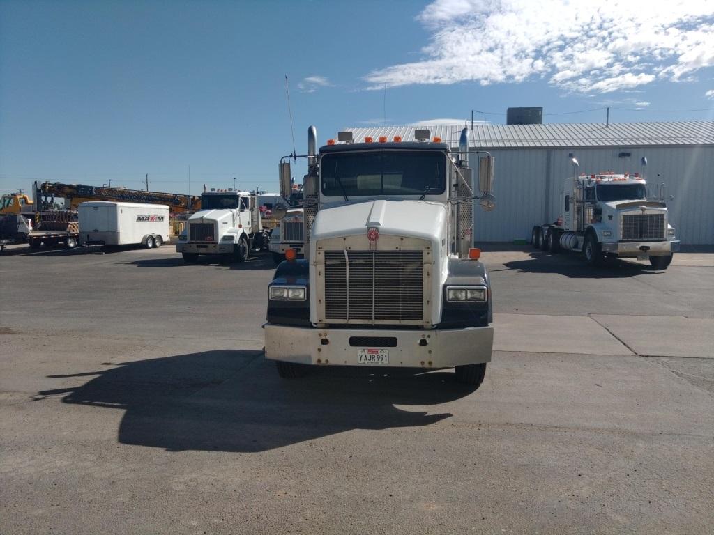 1991 Kenworth T800 Tri-Axle Truck Tractor