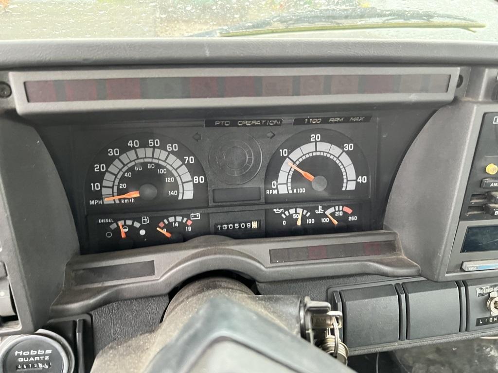 1997 Chevrolet C6500 Roll-Off Truck