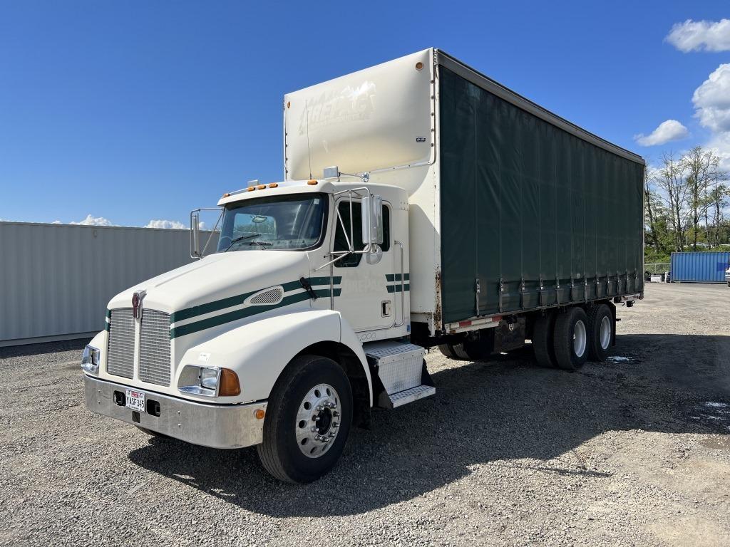 2002 Kenworth Curtain Van Truck