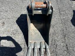 Wacker-Neuson 18" Dig Bucket