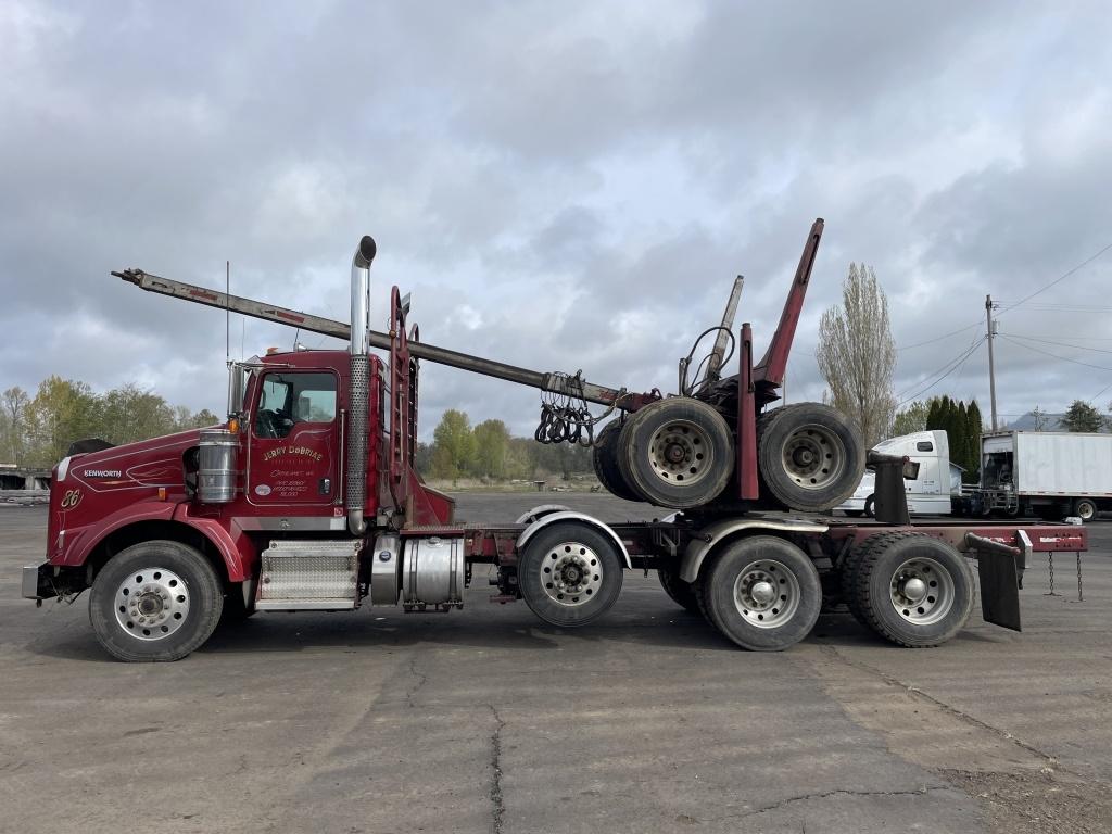 2016 Kenworth T800 Tri-Axle Log Truck