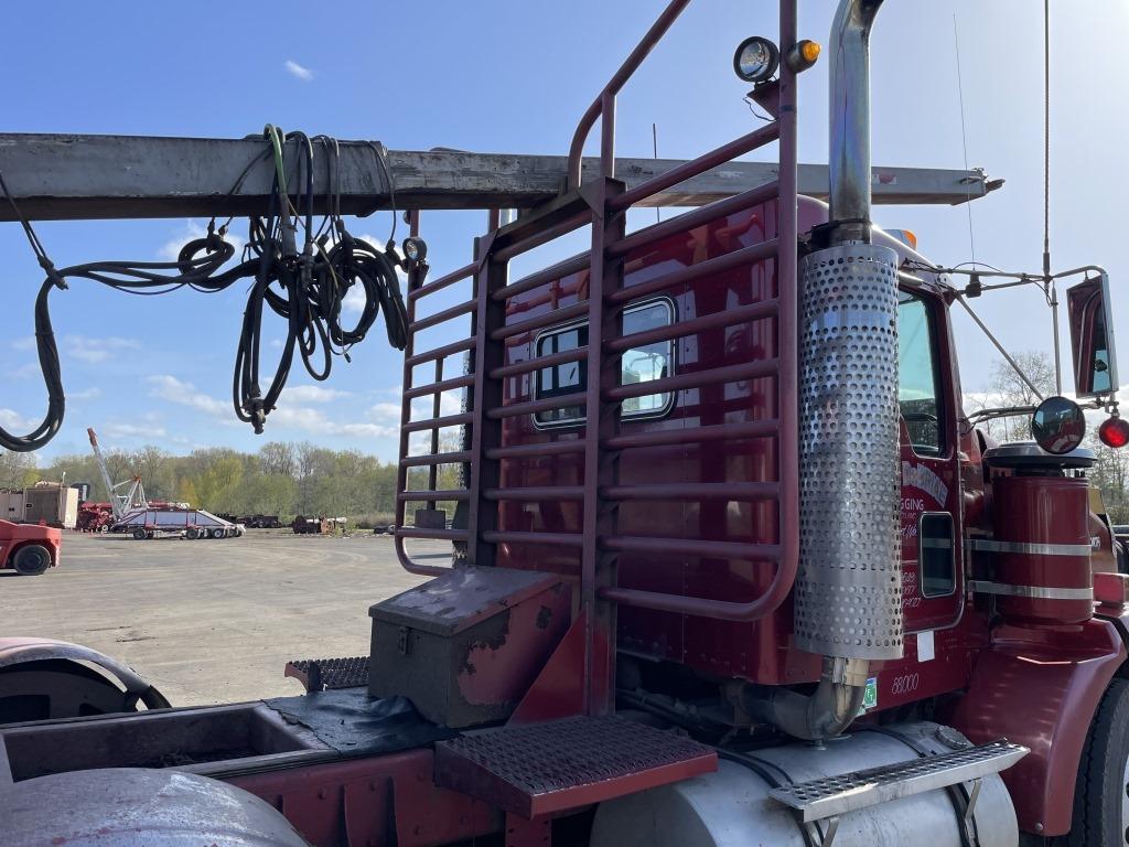 2001 Kenworth T800B Tri-Axle Log Truck