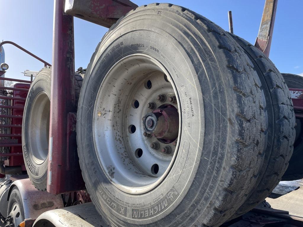 2001 Kenworth T800B Tri-Axle Log Truck