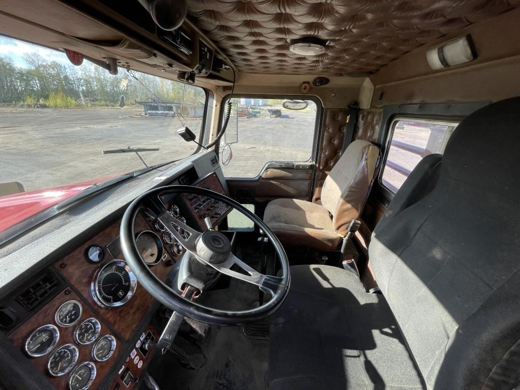 2001 Kenworth T800B Tri-Axle Log Truck