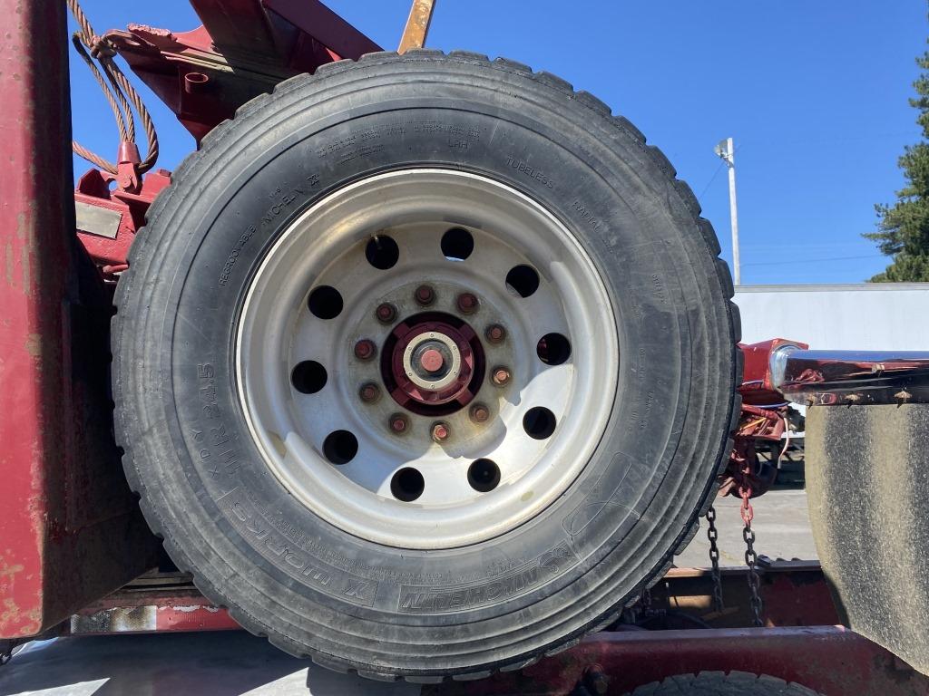 2001 Kenworth T800B Tri-Axle Log Truck