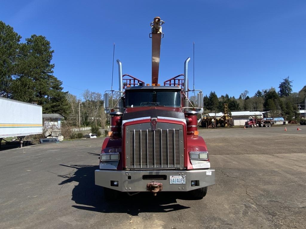 2001 Kenworth T800B Tri-Axle Log Truck