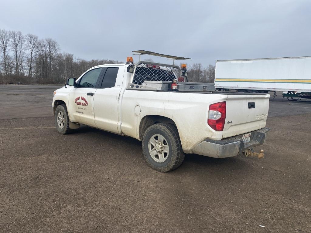 2016 Toyota Tundra SR5 Crew Cab 4x4 Pickup