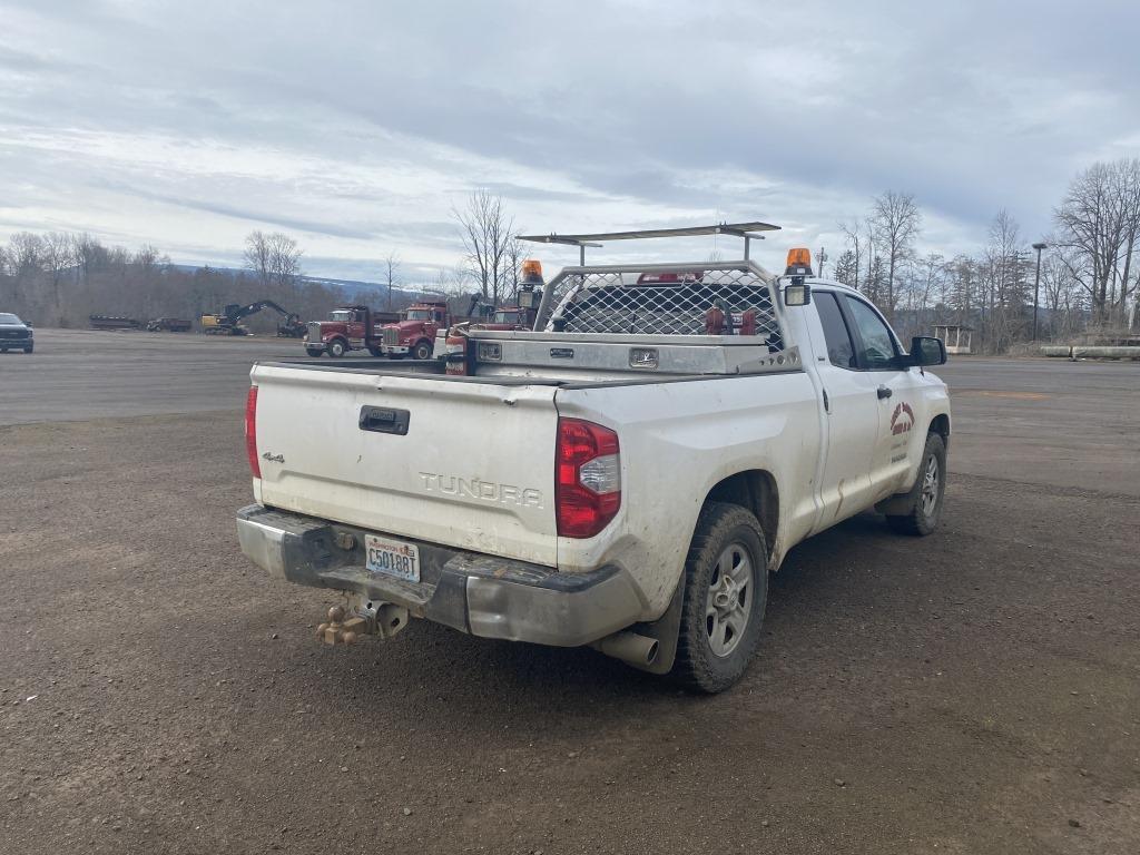 2016 Toyota Tundra SR5 Crew Cab 4x4 Pickup