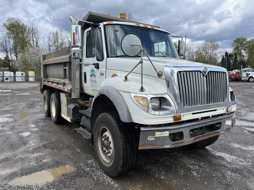 2006 International 7600 T/A Dump Truck