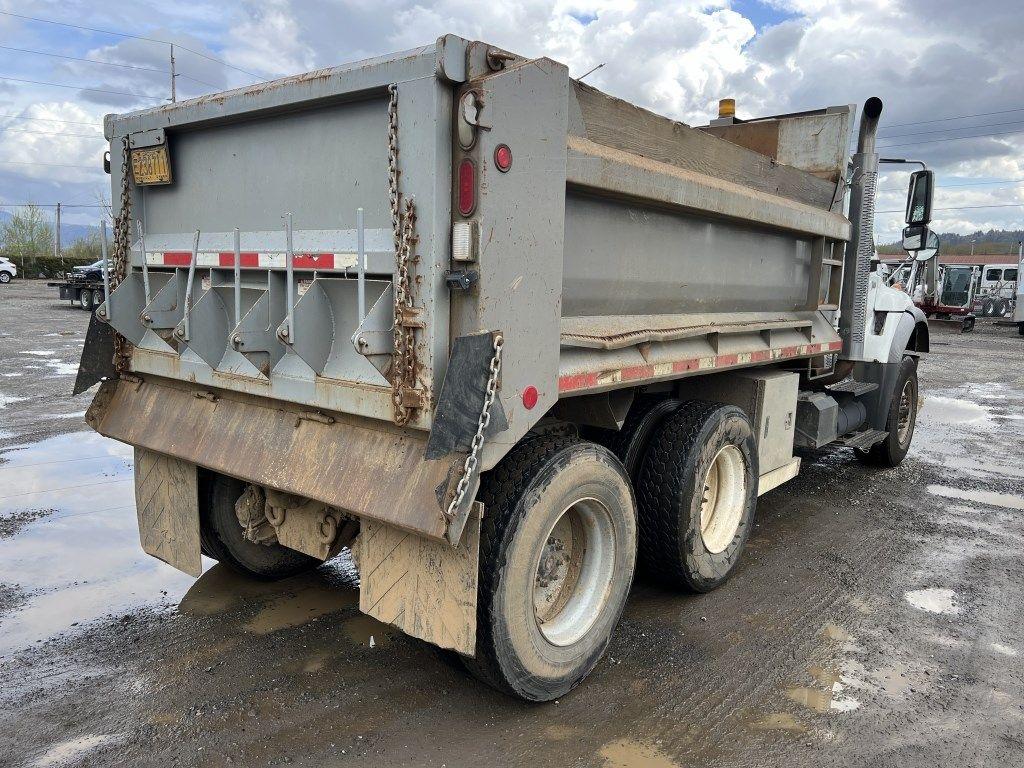 2006 International 7600 T/A Dump Truck