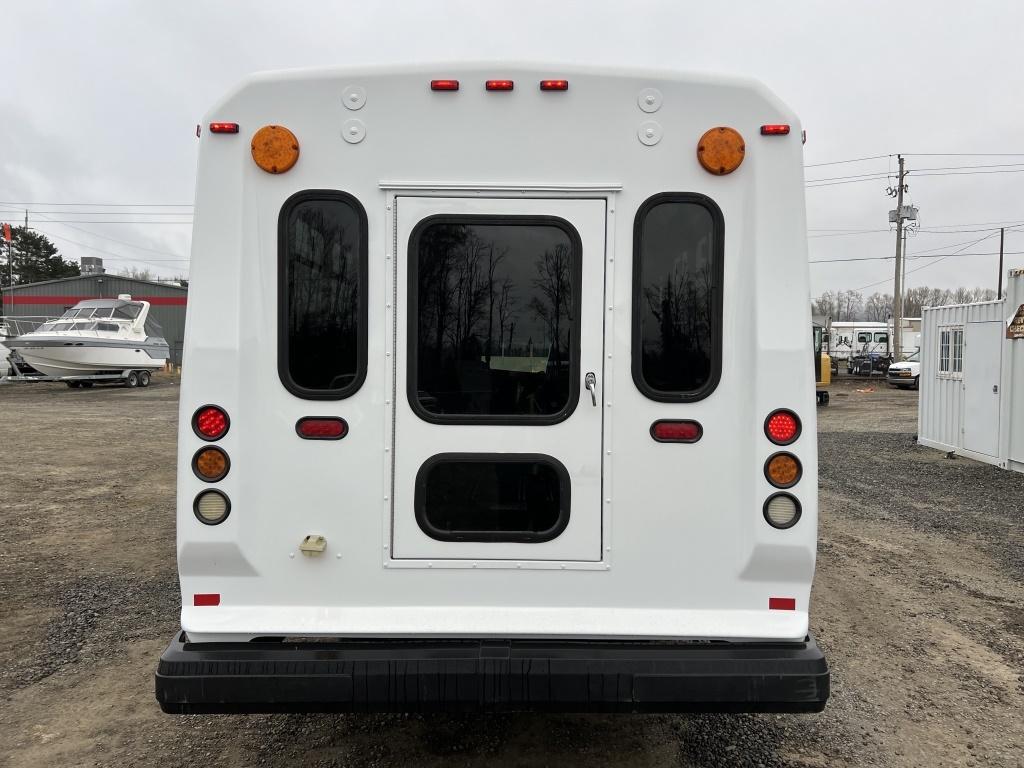 2012 Chevrolet 4500 Paratransit Bus