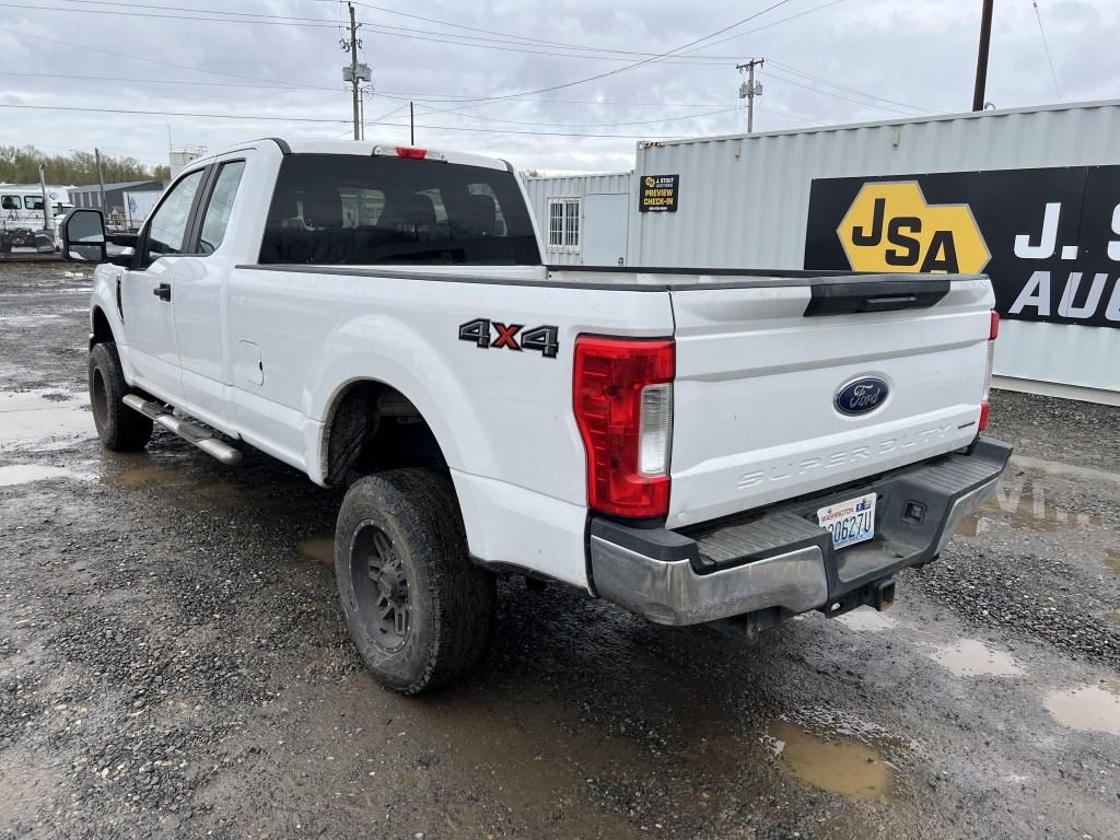 2017 Ford F250 XL SD Extended Cab 4X4 Pickup