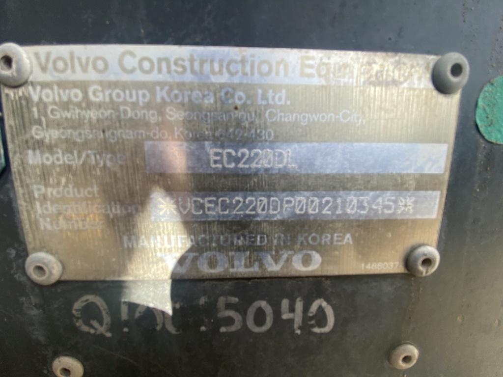 2013 Volvo EC220DL Hydraulic Excavator