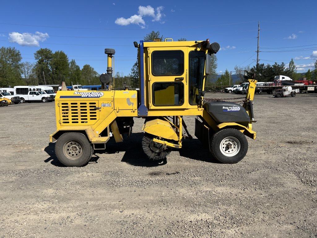 2015 Superior Broom DT80J Broom