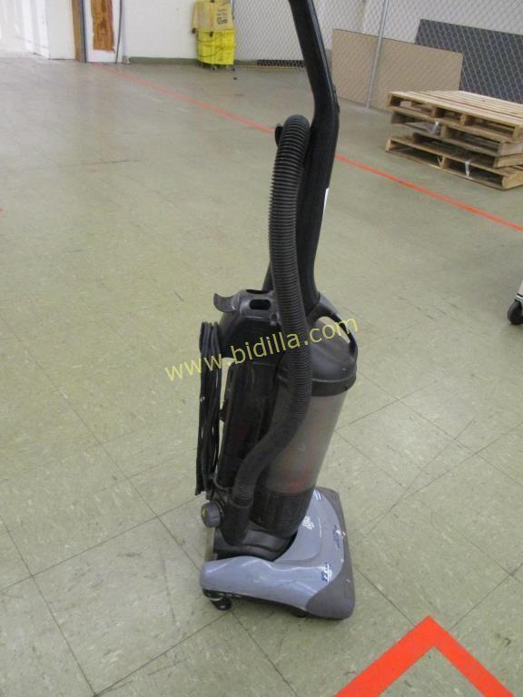 Dirt Devil 12amp Bagless Vacuum.