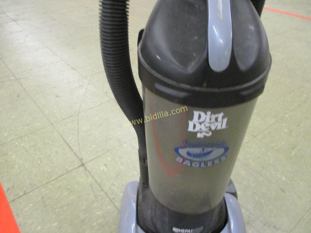 Dirt Devil 12amp Bagless Vacuum.