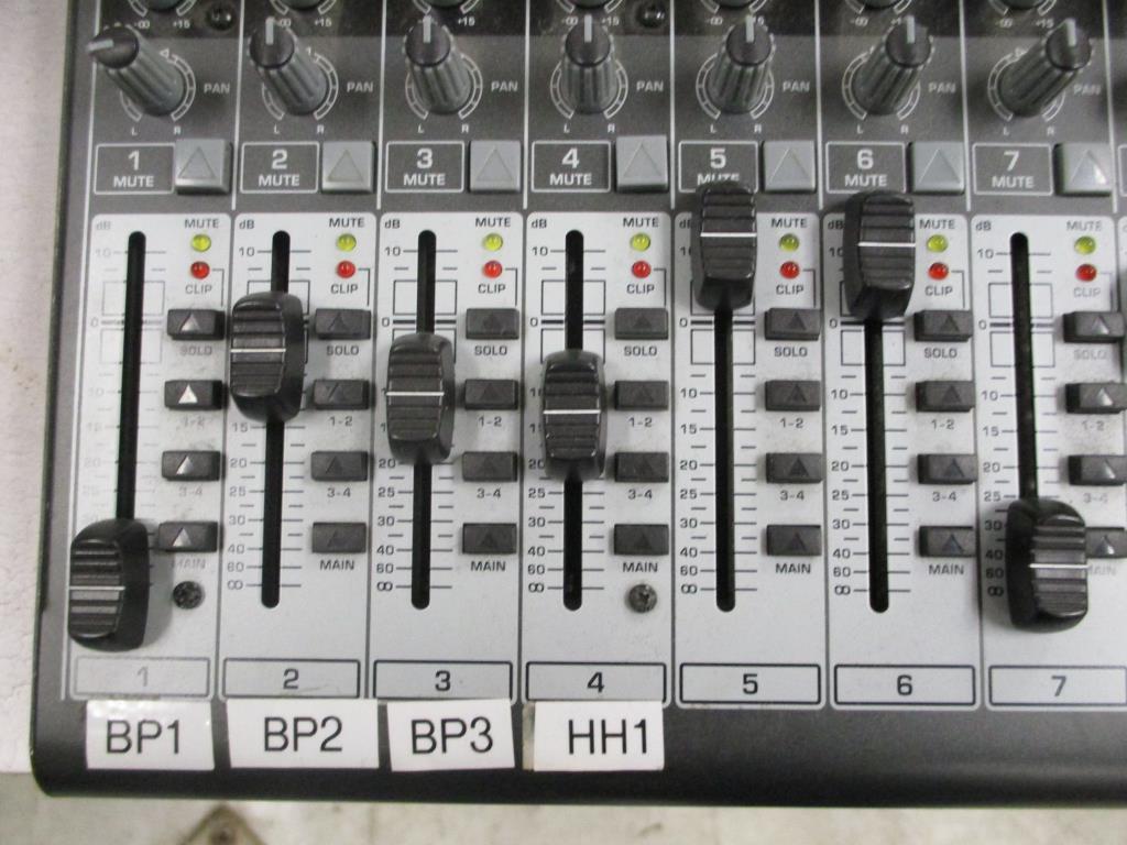 Behringer XENYXZ2442 FX Premium 4/2 Bus Mixer.